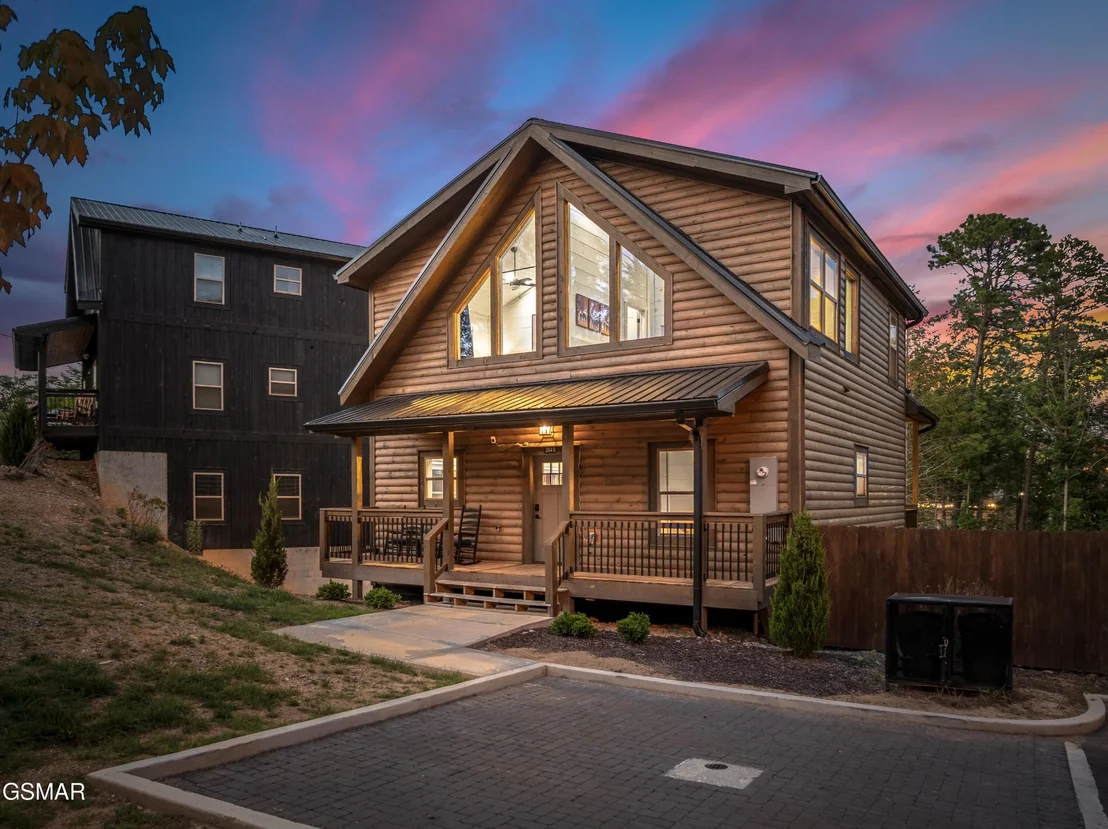 Photo of 2848 Sequoia Road