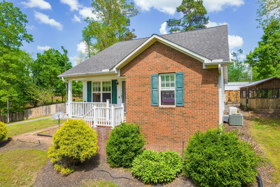 Photo of 455 Madison Cir