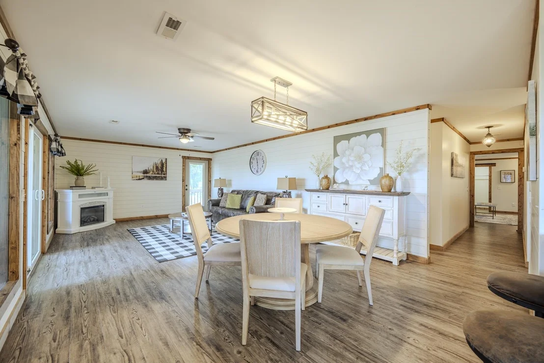Photo of 649 NARROWS LN