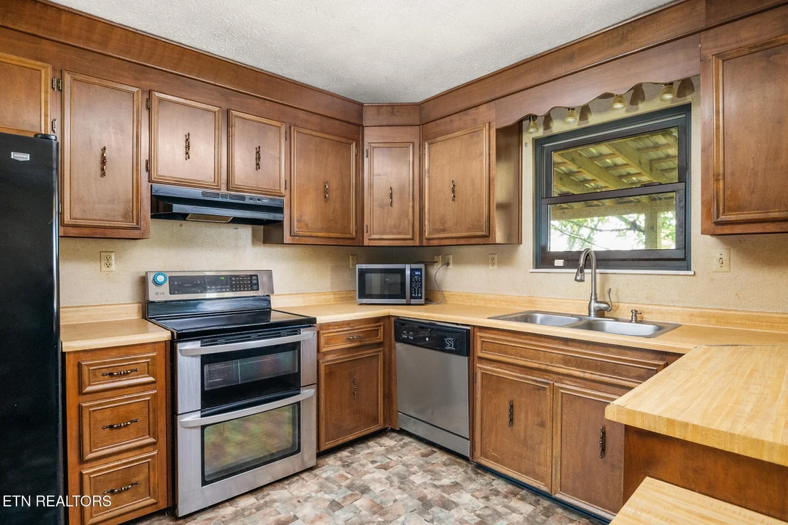 Photo of 230 Grandview Drive