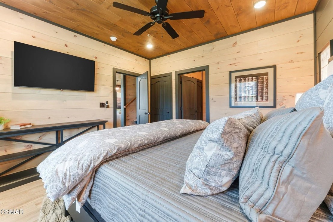 Photo of 1716 Knotty Log Way