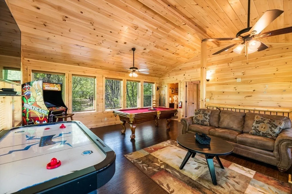 Photo of 220 Alpine Mountain Way