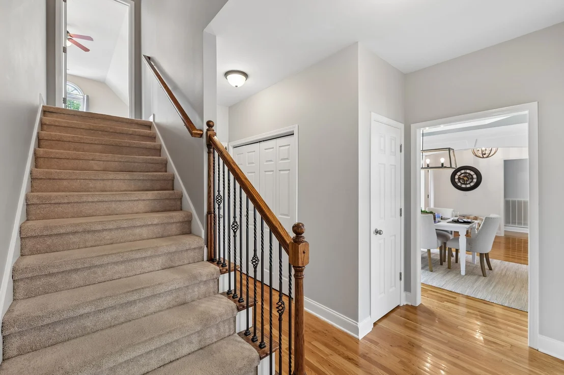 Photo of 1209 Paramount Dr