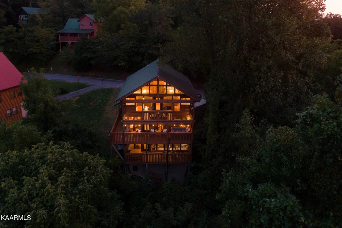 Photo of 529 Hideaway Ridge Circle