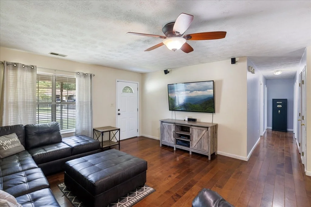 Photo of 604 Dwight Lane