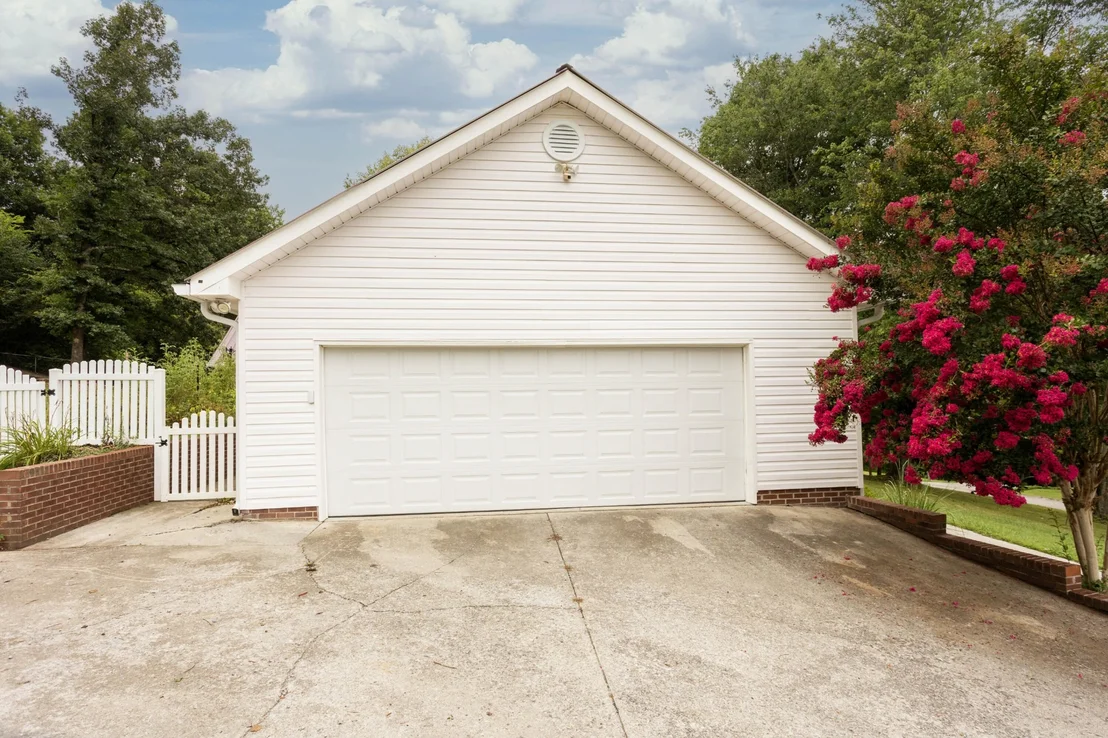Photo of 715 Carmen Drive