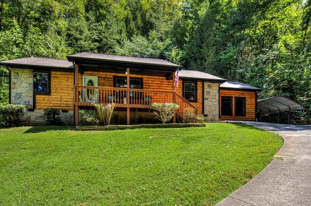 Photo of Unit DOLLYSWOOD at 3764 DOLLYS Drive