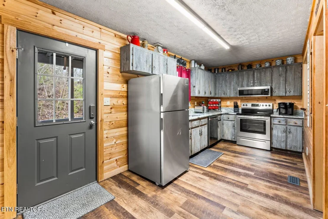 Photo of 901 Sunrise Blvd