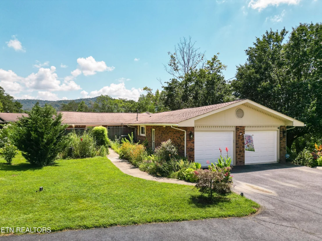 Photo of 175 Oswego Rd