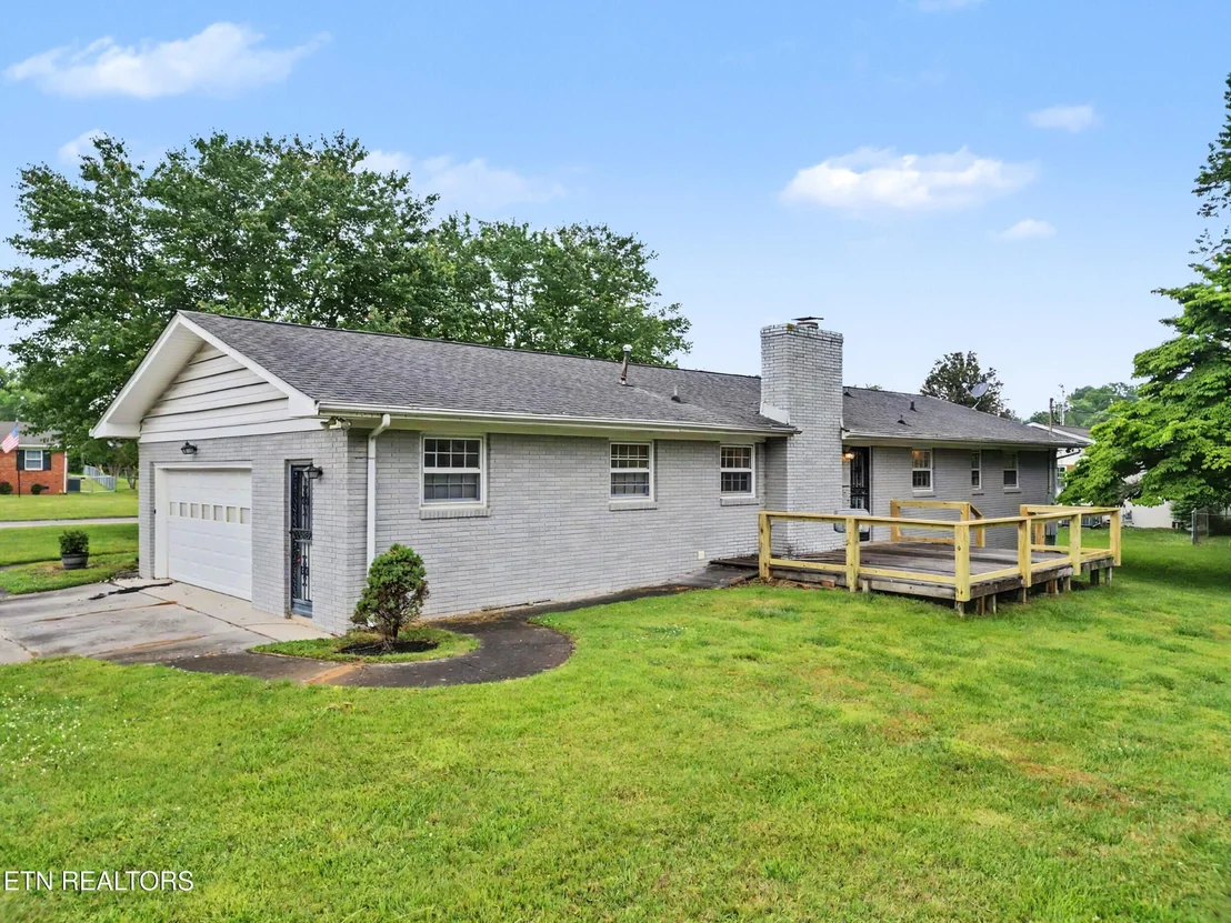 Photo of 7624 Berkshire Blvd