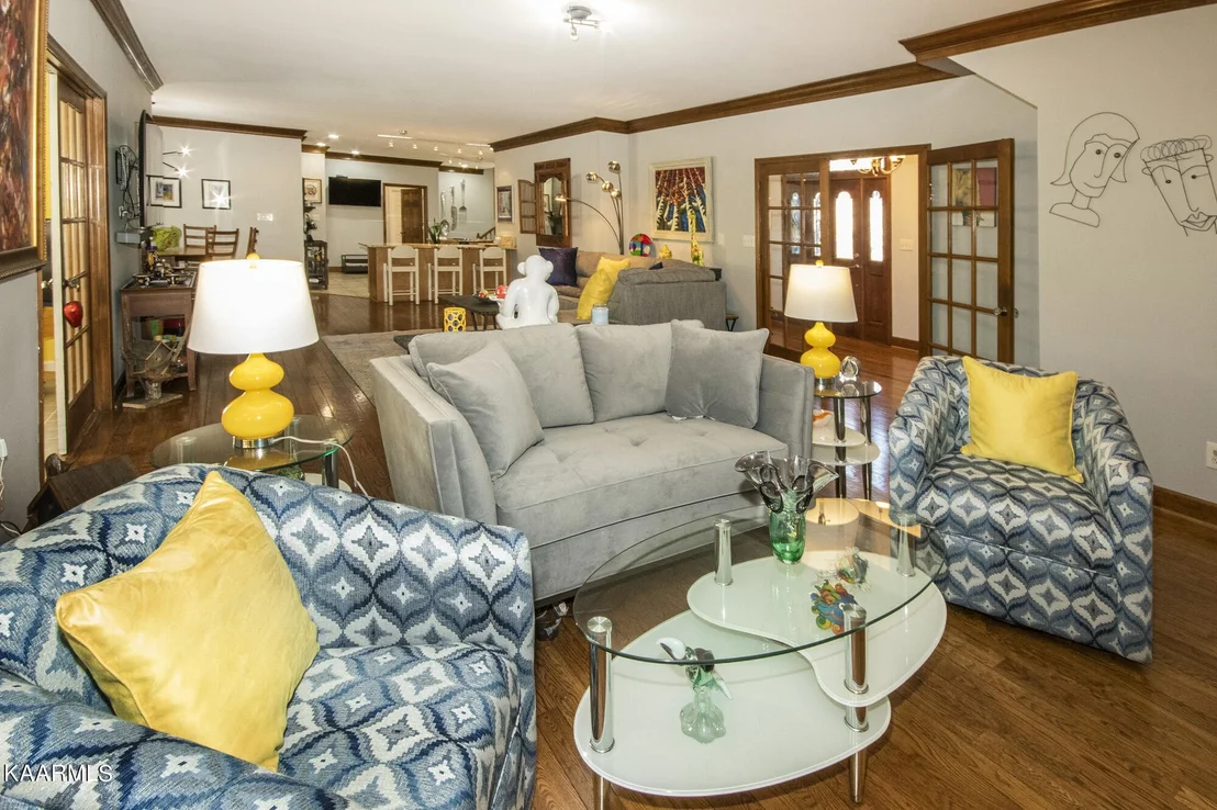 Photo of 845 Bennett Place