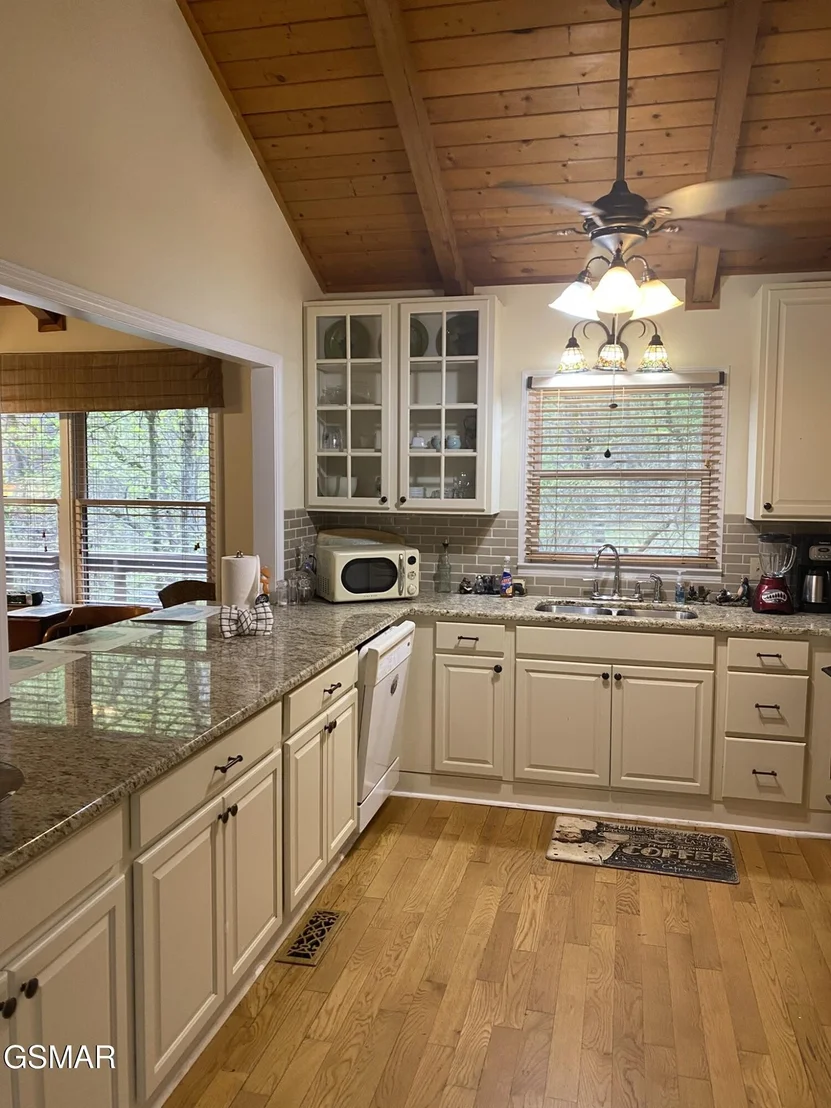 Photo of 2744 Black Walnut Flats Road