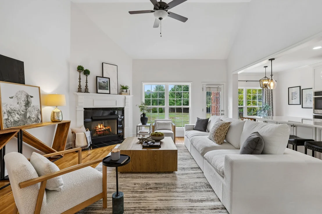 Photo of 1209 Paramount Dr