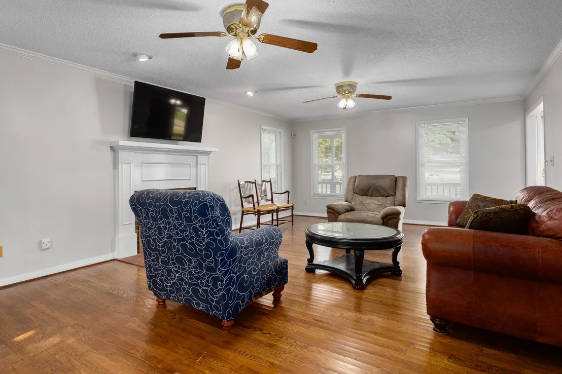 Photo of 103 Oakview St