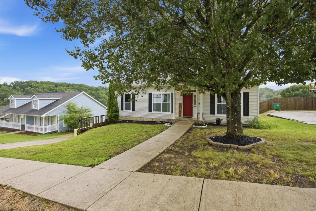 Photo of 898 Fuller Glen Circle