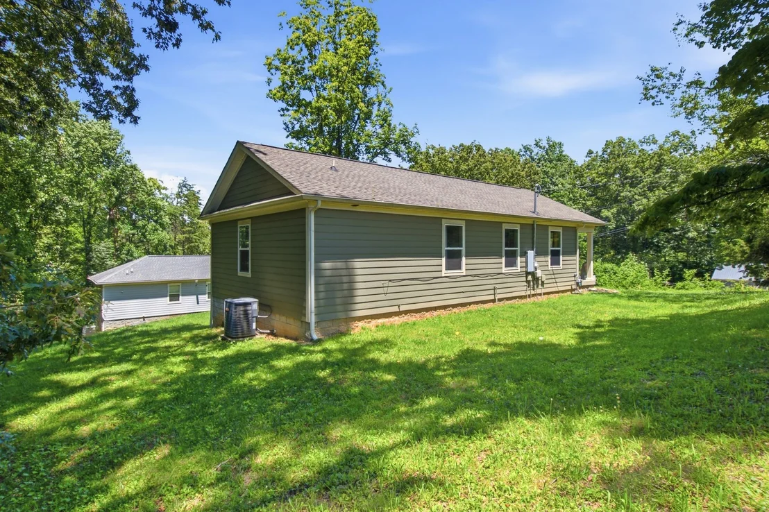 Photo of 7512 Chester Rd