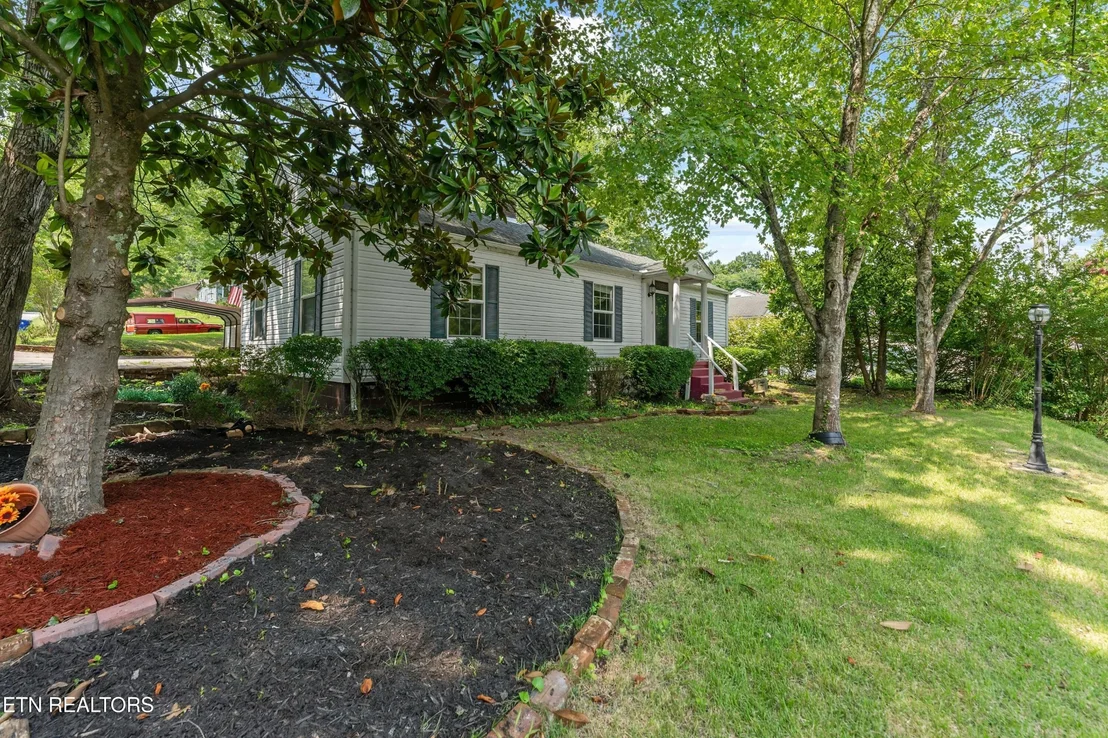 Photo of 702 Meadowview Drive