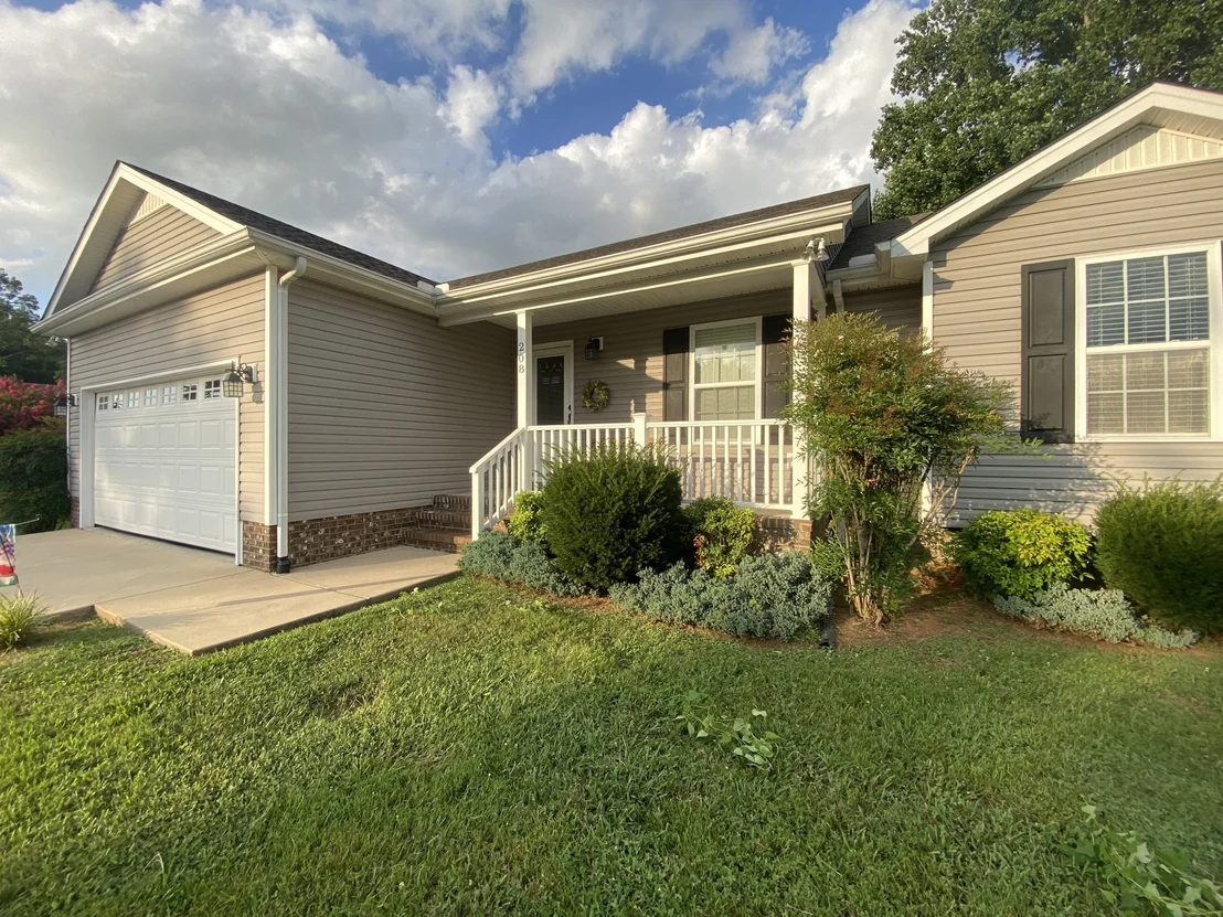 Photo of 208 Arrowhead Dr