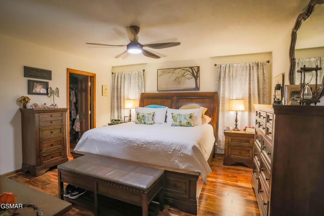 Photo of 3450 Valley View Road