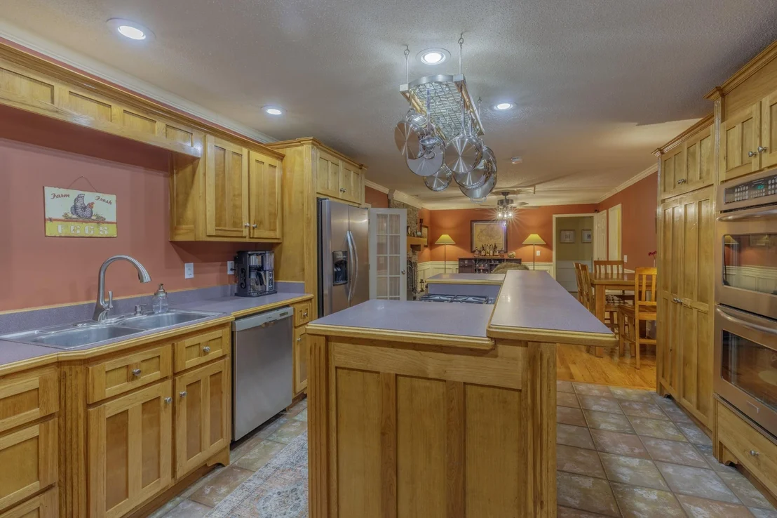 Photo of 801 Thomas Avenue