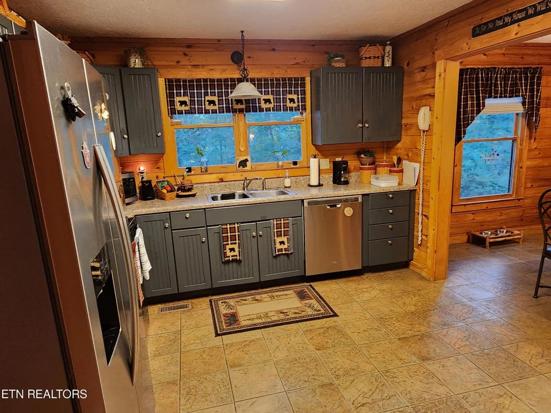 Photo of 417 Lawson Rd