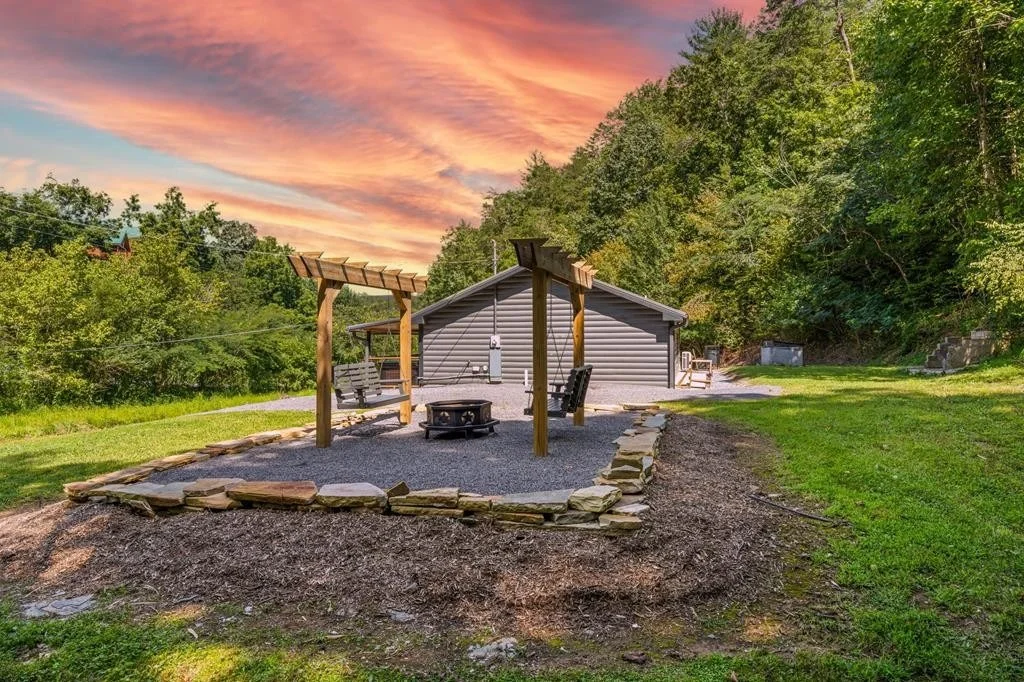 Photo of 901 Sharp Hollow Road
