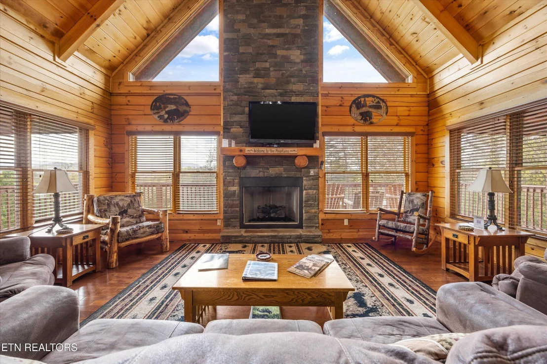 Photo of 1107 N Trail Drive