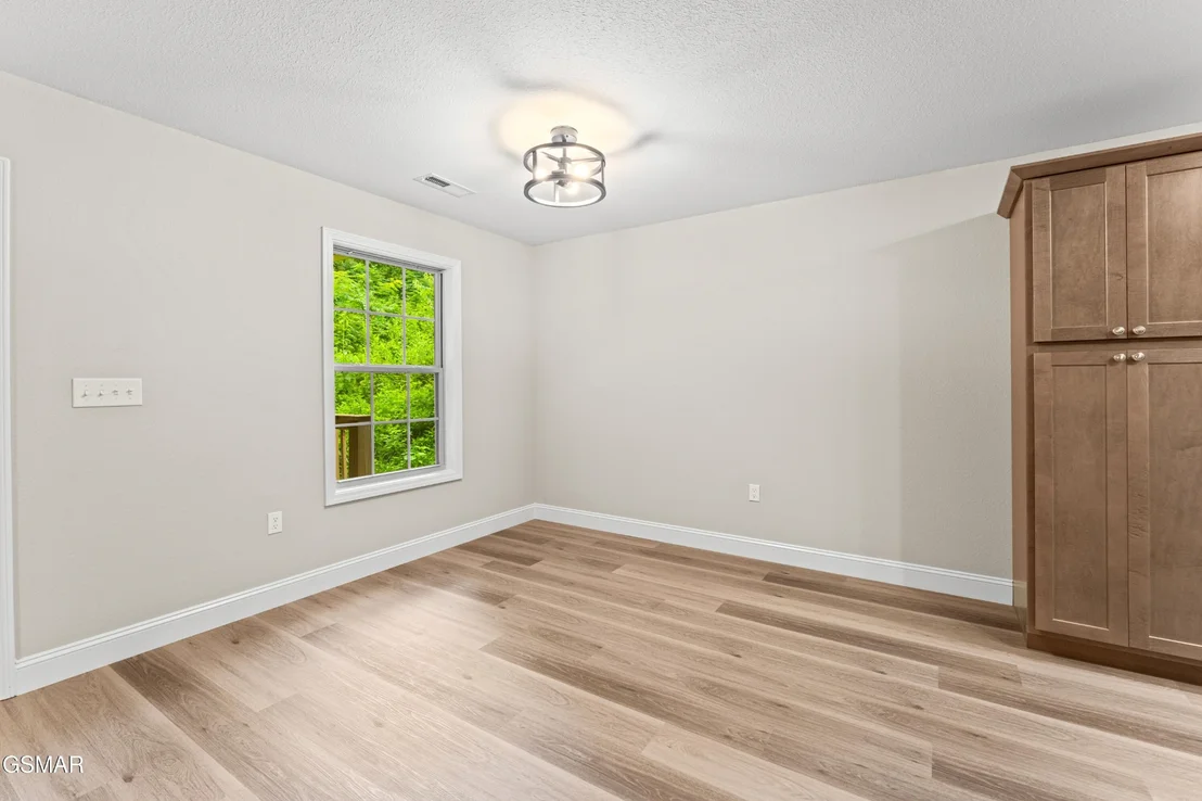 Photo of 1039 Cedar Ln