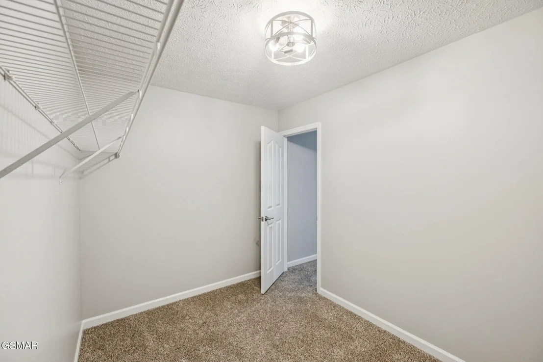 Photo of 734 Southview Circle