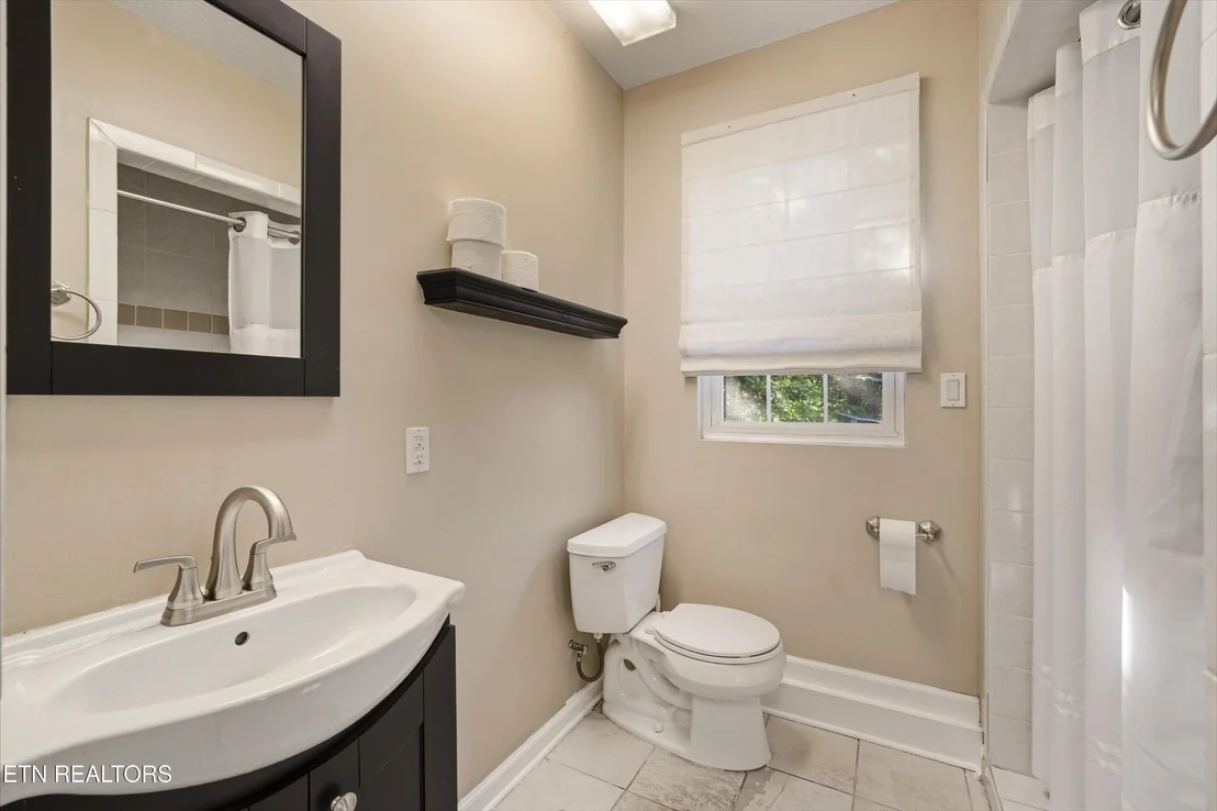 Photo of 619 Emerald Ave