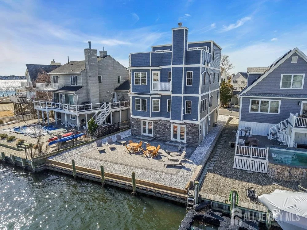 Photo of 141 Vanard Drive