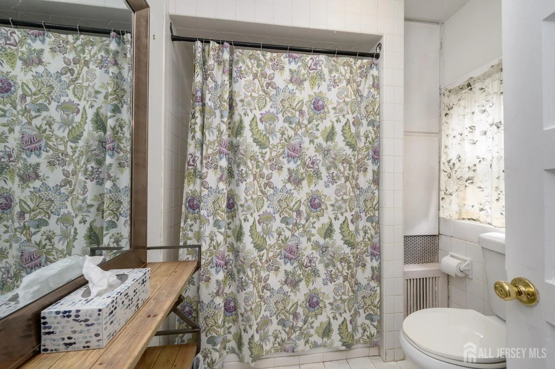 Photo of 328 Runyon Avenue