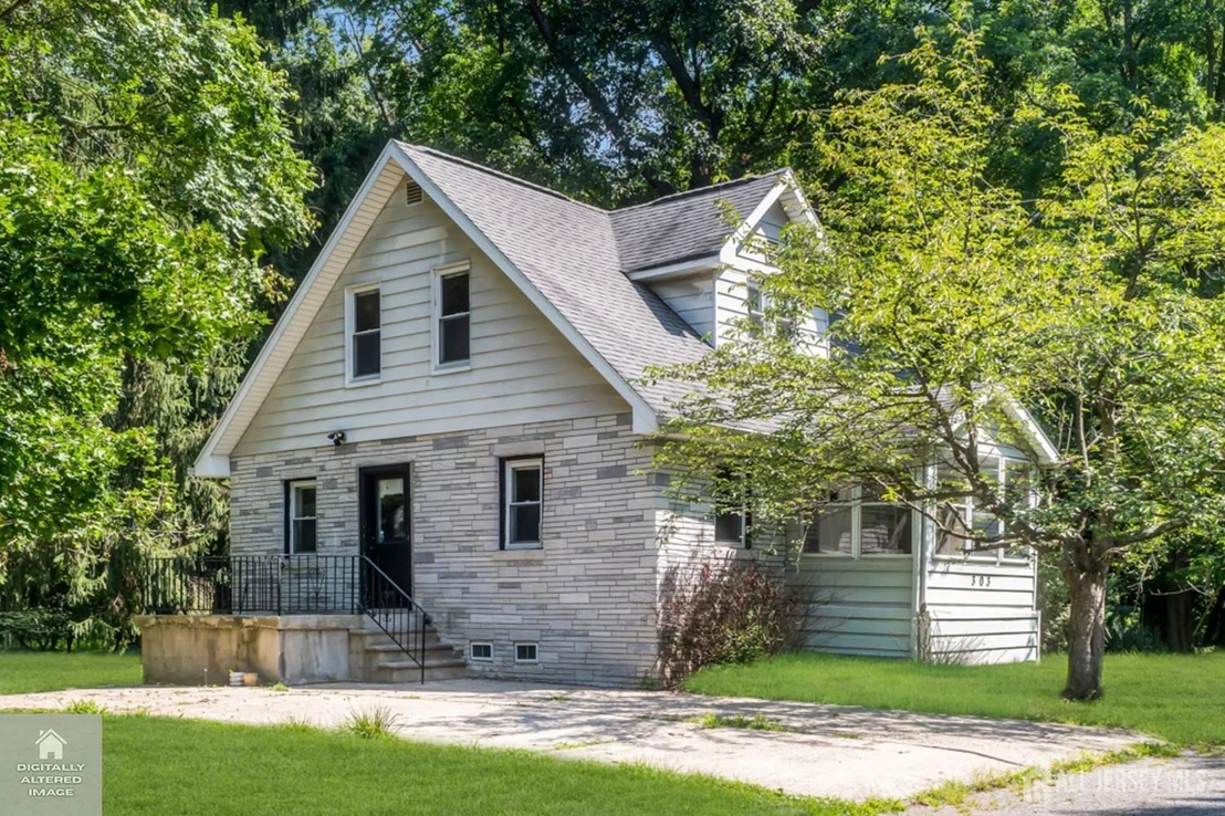 Photo of 303 Stephenson Avenue