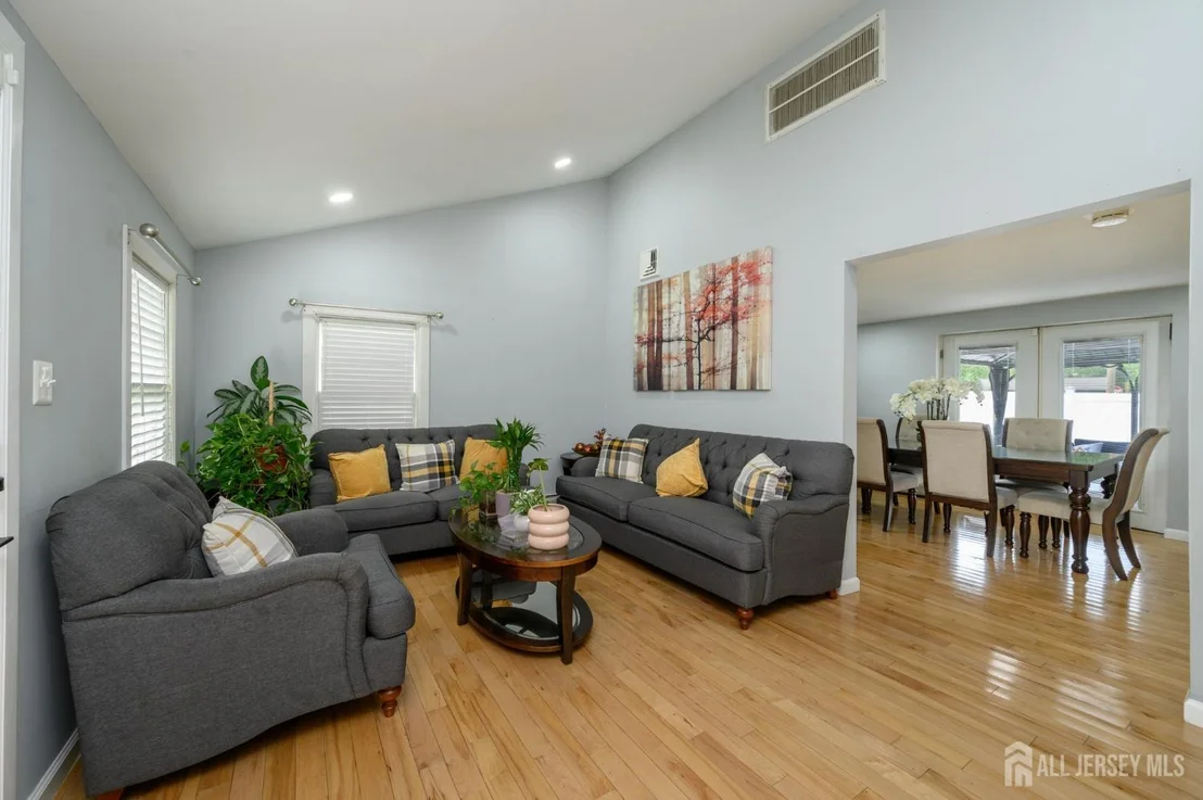 Photo of 519 Calvert Road