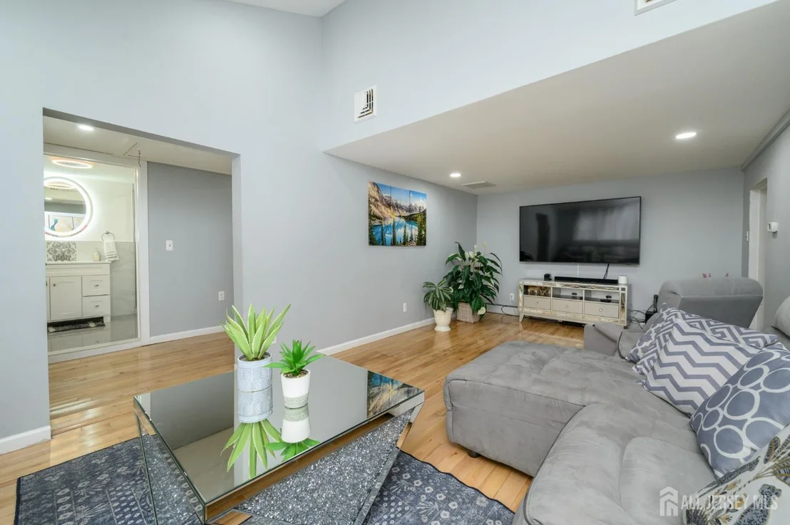 Photo of 519 Calvert Road