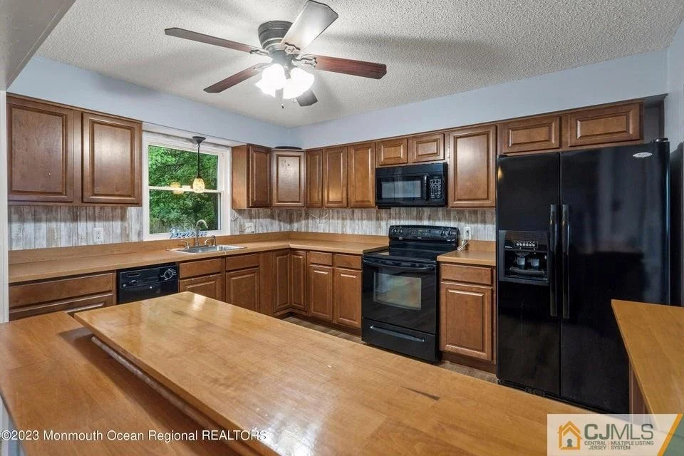 Photo of 325 Normandie Drive