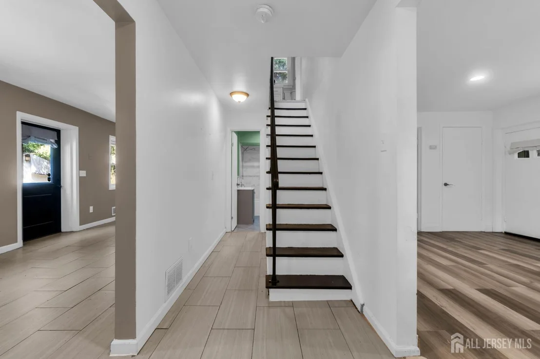 Photo of 303 Stephenson Avenue