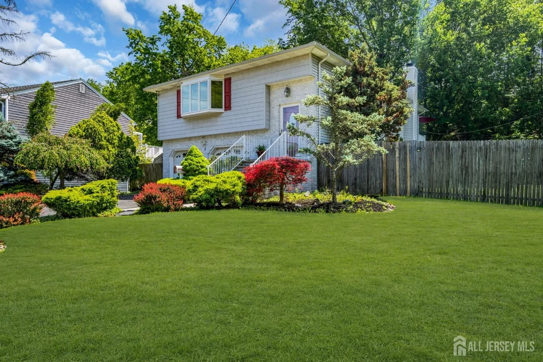 Photo of 7 S Brook Drive