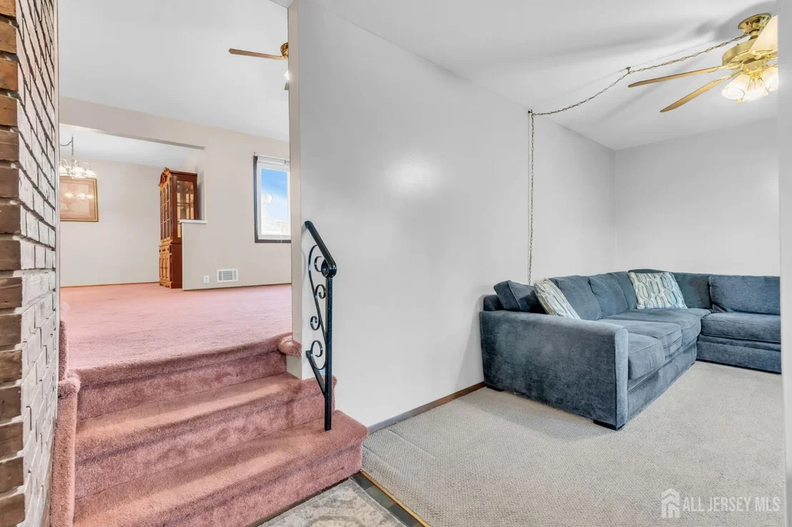Photo of 140 Camelot Drive