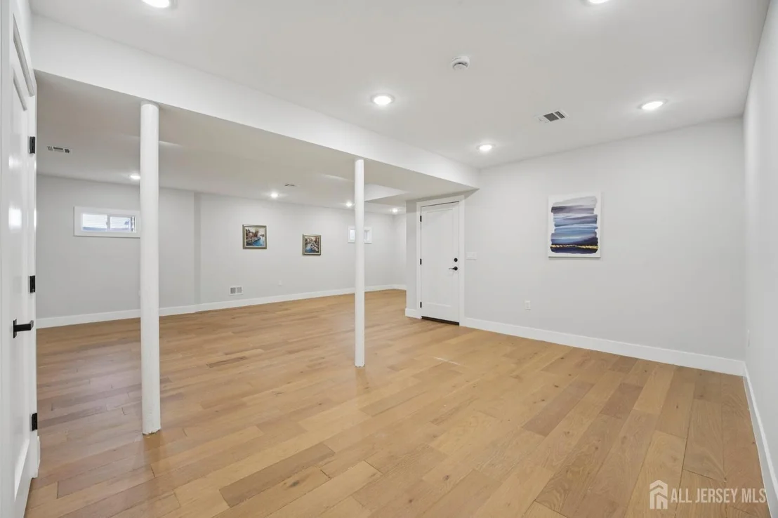 Photo of 75 Jefferson Boulevard
