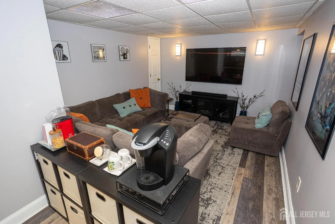 Photo of 31 Scarlet Drive