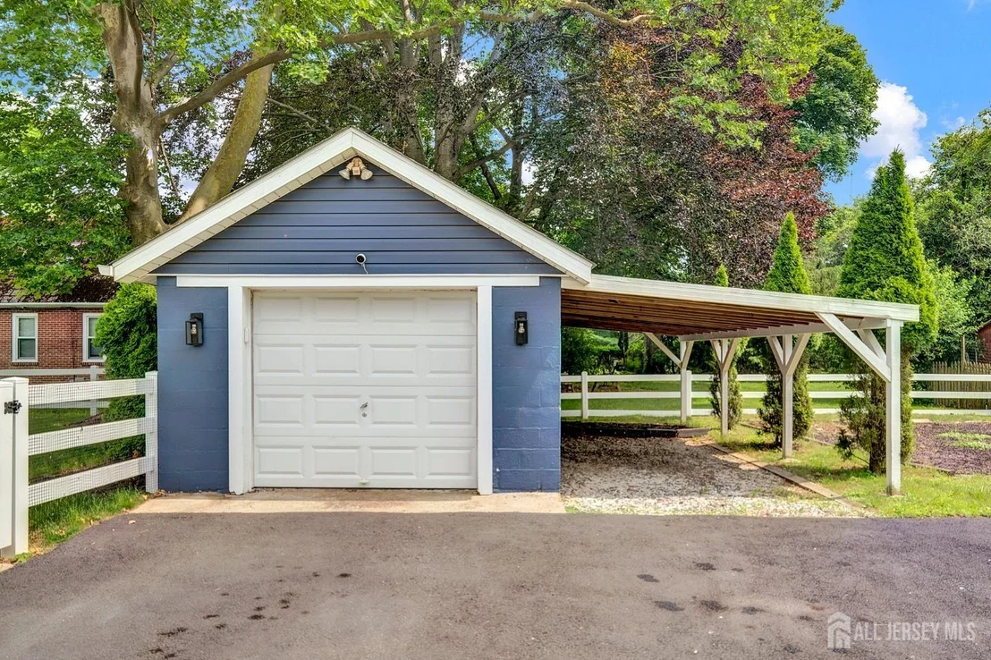 Photo of 10 Shaw Drive