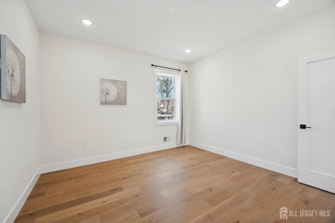 Photo of 75 Jefferson Boulevard
