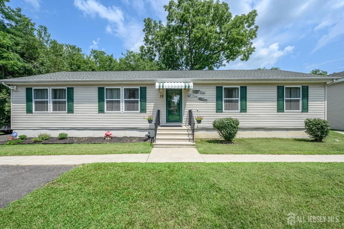 Photo of 19 Indian Trail