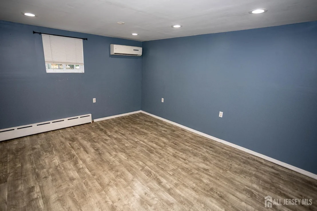 Photo of 18 Robinhood Drive