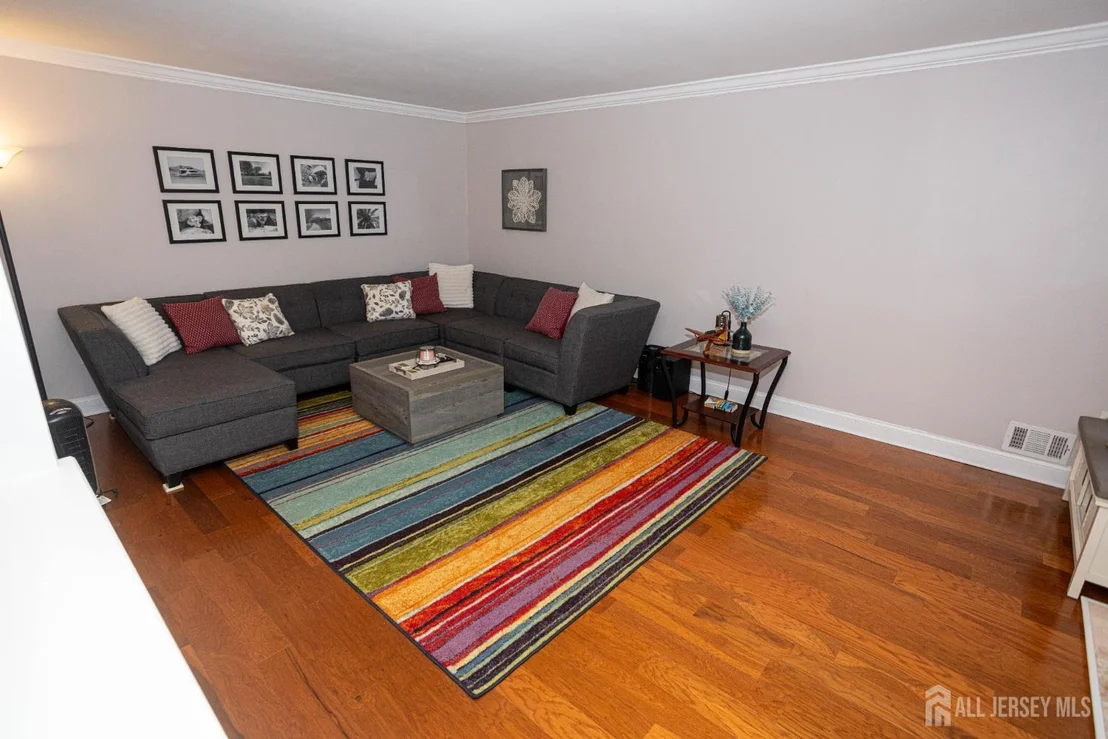 Photo of 31 Scarlet Drive