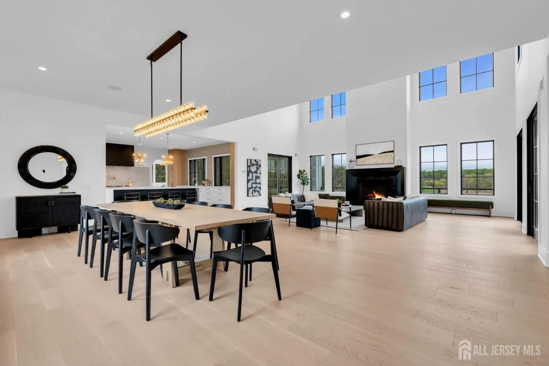 Photo of 2130 Shadow Lane