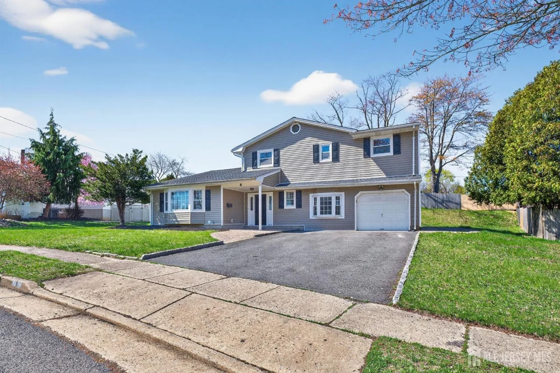 Photo of 8 Starodub Drive