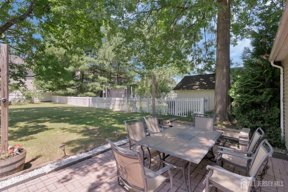 Photo of 8 Pierrepont Avenue