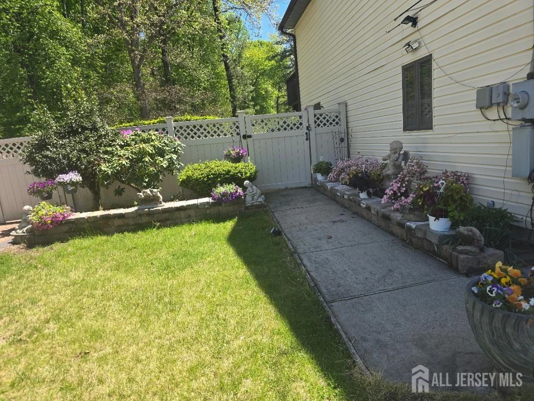 Photo of 115 Oak Street